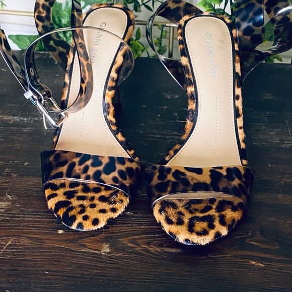 Gianni Bini Leopard Print Women's Sandals - Picture 1 of 3